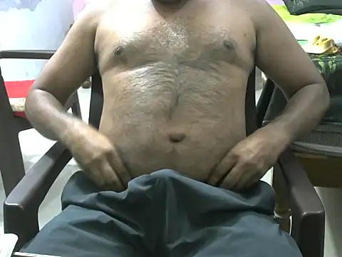 Snapshot of Famit025 chatting on 12/13/25, 09:20 Famit025 online show from 12/13/25, 09:20