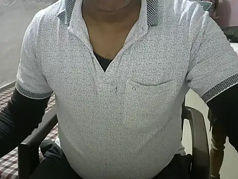 Snapshot of Famit025 chatting on 01/08/26, 04:20 Famit025 online show from 01/08/26, 04:20