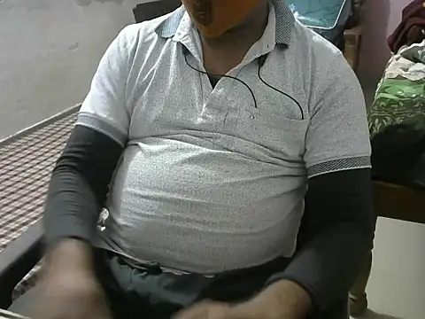 Snapshot of Famit025 chatting on 01/09/26, 05:37 Famit025 online show from 01/09/26, 05:37