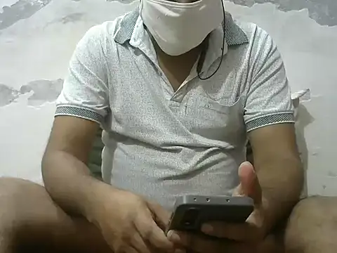 Snapshot of Famit025 chatting on 02/12/26, 06:25 Famit025 online show from 02/12/26, 06:25