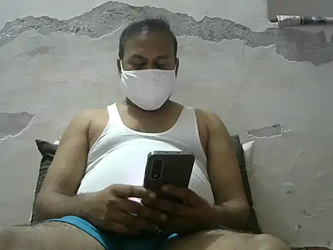 Snapshot of Famit025 chatting on 02/19/26, 06:15 Famit025 online show from 02/19/26, 06:15