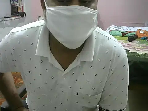 Snapshot of Famit025 chatting on 02/21/26, 07:37 Famit025 online show from 02/21/26, 07:37