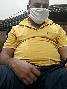 Snapshot of Famit025 chatting on 02/25/26, 12:37 Famit025 online show from 02/25/26, 12:37