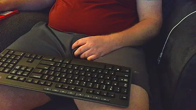 thighguy30 online show from 10/21/25, 06:08
