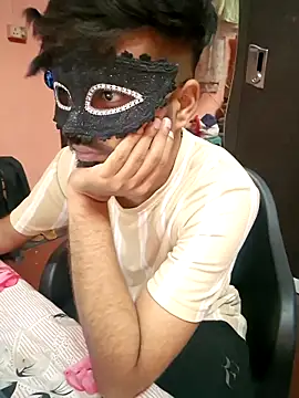 soniriyaa010101 online show from 03/13/26, 08:43