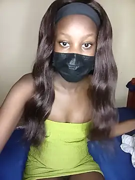 Snapshot of 079145 chatting on 10/24/25, 12:12 079145 online show from 10/24/25, 12:12