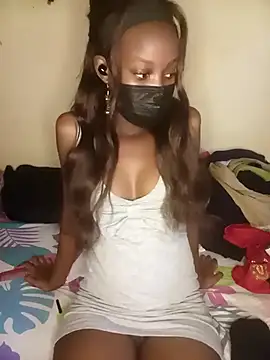 Snapshot of 079145 chatting on 10/28/25, 12:41 079145 online show from 10/28/25, 12:41