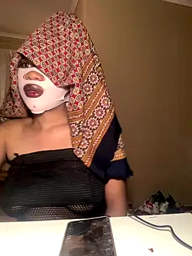 Snapshot of snowwhittie chatting on 09/25/25, 04:49 snowwhittie online show from 09/25/25, 04:49