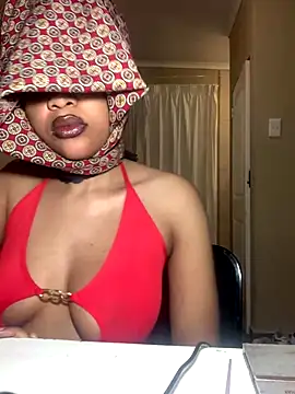 Snapshot of snowwhittie chatting on 09/26/25, 01:42 snowwhittie online show from 09/26/25, 01:42