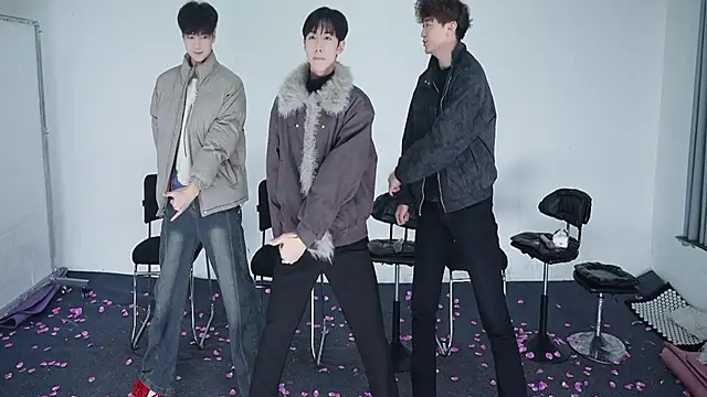 Snapshot of JL-sweetbaby1 chatting on 12/15/25, 11:14 JL-sweetbaby1 online show from 12/15/25, 11:14