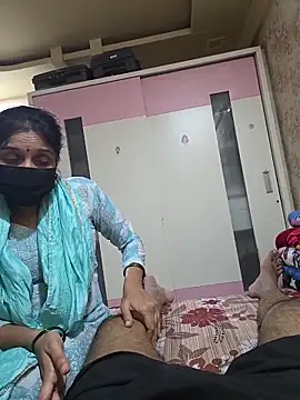 Snapshot of shobha_lover02 chatting on 11/08/25, 12:27 shobha lover02 online show from 11/08/25, 12:27