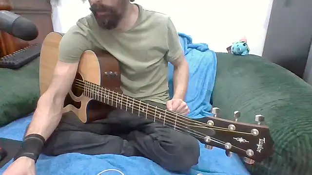 Snapshot of Stringin69 chatting on 04/18/26, 07:45 Stringin69 online show from 04/18/26, 07:45