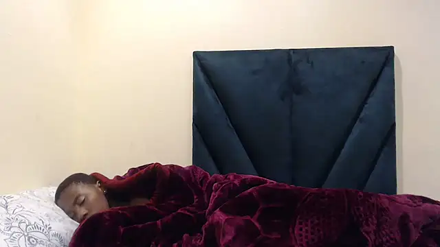 Snapshot of Didienana chatting on 09/22/25, 11:29 Didienana online show from 09/22/25, 11:29