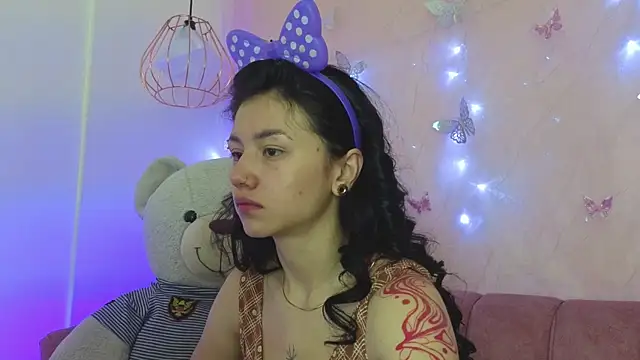 april bennett online show from 12/04/25, 12:36