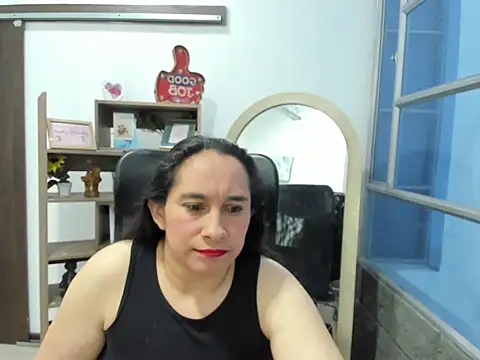 LeilaSmith  online show from 10/09/25, 12:03