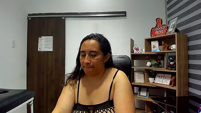 LeilaSmith  online show from 07/09/26, 11:03