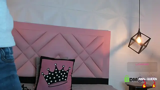 Caroline daring online show from 05/01/26, 11:48