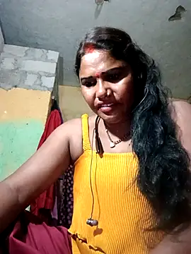 Snapshot of SweetKomal89 chatting on 10/26/25, 06:03 SweetKomal89 online show from 10/26/25, 06:03