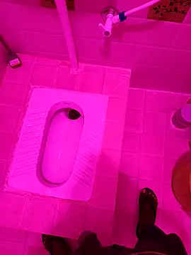 Snapshot of Chanderi19 chatting on 10/11/25, 12:10 Chanderi19 online show from 10/11/25, 12:10