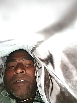 Snapshot of Chanderi19 chatting on 11/12/25, 10:20 Chanderi19 online show from 11/12/25, 10:20