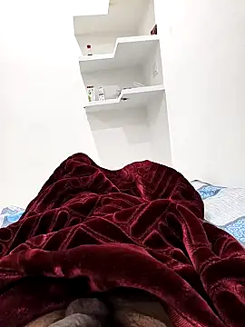 Snapshot of Chanderi19 chatting on 11/19/25, 04:29 Chanderi19 online show from 11/19/25, 04:29