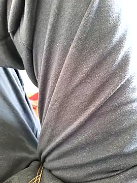 Snapshot of Chanderi19 chatting on 11/20/25, 08:14 Chanderi19 online show from 11/20/25, 08:14