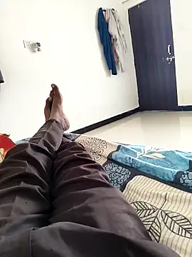 Snapshot of Chanderi19 chatting on 11/21/25, 09:52 Chanderi19 online show from 11/21/25, 09:52