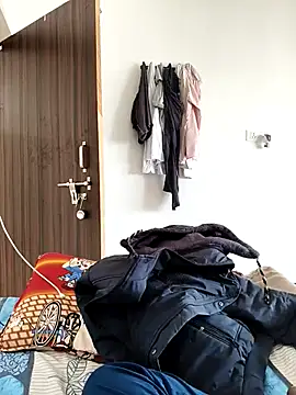 Snapshot of Chanderi19 chatting on 11/29/25, 04:48 Chanderi19 online show from 11/29/25, 04:48