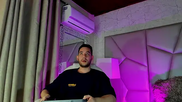 Snapshot of matti_de_lucaa chatting on 09/12/25, 05:35 matti de lucaa online show from 09/12/25, 05:35