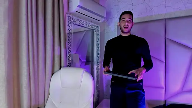 Snapshot of matti_de_lucaa chatting on 09/15/25, 05:46 matti de lucaa online show from 09/15/25, 05:46