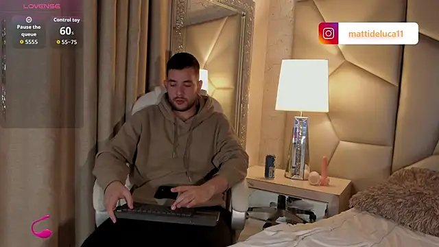 Snapshot of matti_de_lucaa chatting on 09/29/25, 05:40 matti de lucaa online show from 09/29/25, 05:40