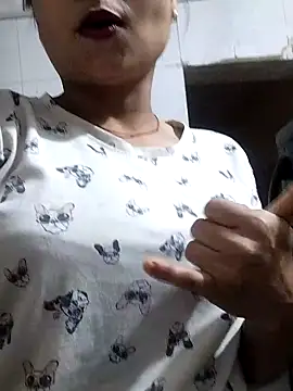 Snapshot of Hot-Pooja25 chatting on 09/30/25, 04:06 Hot-Pooja25 online show from 09/30/25, 04:06