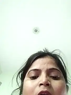 Snapshot of Hot-Pooja25 chatting on 01/16/26, 03:21 Hot-Pooja25 online show from 01/16/26, 03:21