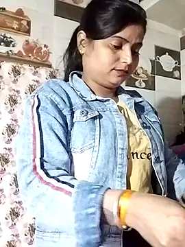 Snapshot of Hot-Pooja25 chatting on 02/09/26, 03:38 Hot-Pooja25 online show from 02/09/26, 03:38