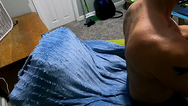 Mickelangello75 online show from 11/02/25, 05:54