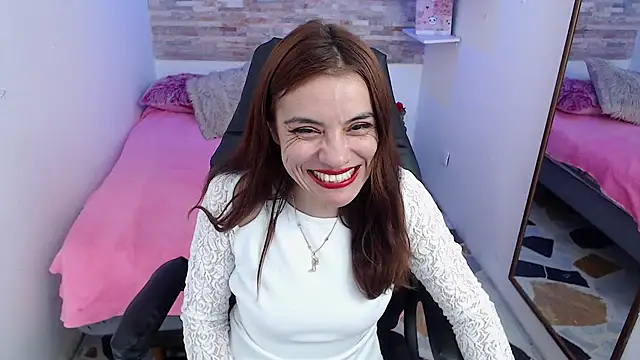 KendallWood  online show from 10/09/25, 07:56