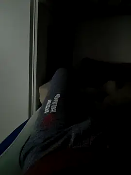 Snapshot of Enriquee147 chatting on 11/04/25, 01:59 Enriquee147 online show from 11/04/25, 01:59