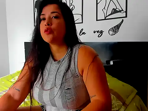 Allison 21  online show from 12/04/25, 05:43