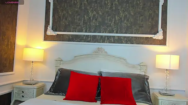 SharonBonet online show from 10/11/25, 11:09