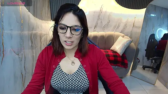 Snapshot of nadia_r_ chatting on 08/01/26, 07:57 nadia r online show from 08/01/26, 07:57