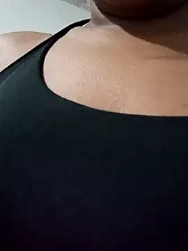 Snapshot of Fernanda005 chatting on 09/18/25, 03:52 Fernanda005 online show from 09/18/25, 03:52