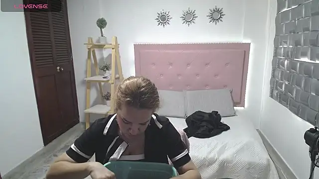 Dulce  Lovee online show from 11/21/25, 01:21