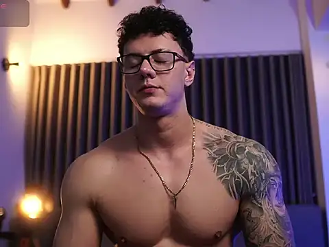 Thomas Falcon online show from 10/19/25, 02:23