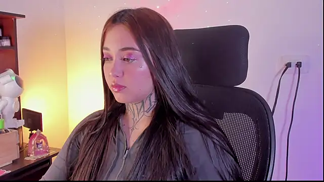 SofiaBermudez online show from 10/18/25, 01:30