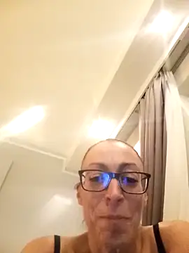 Astrid3 online show from 10/20/25, 04:40