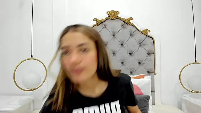 Skylerwhite02 online show from 06/18/26, 03:51