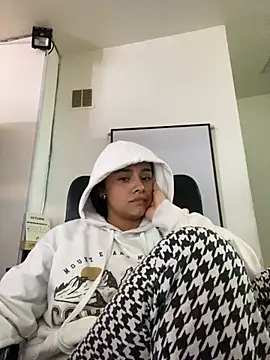 MarilynWhite  online show from 10/22/25, 08:14