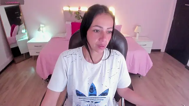 Snapshot of Mariam_Lopez__ chatting on 07/07/26, 03:09 Mariam Lopez online show from 07/07/26, 03:09