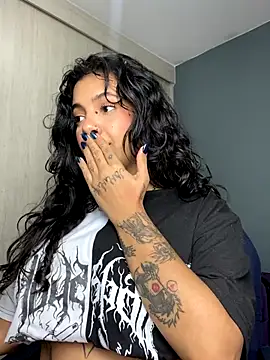 Snapshot of ObeyVal chatting on 12/03/25, 06:32 ObeyVal online show from 12/03/25, 06:32