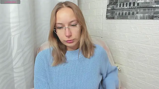 Snapshot of dina_sunshine chatting on 02/27/26, 12:32 dina sunshine online show from 02/27/26, 12:32